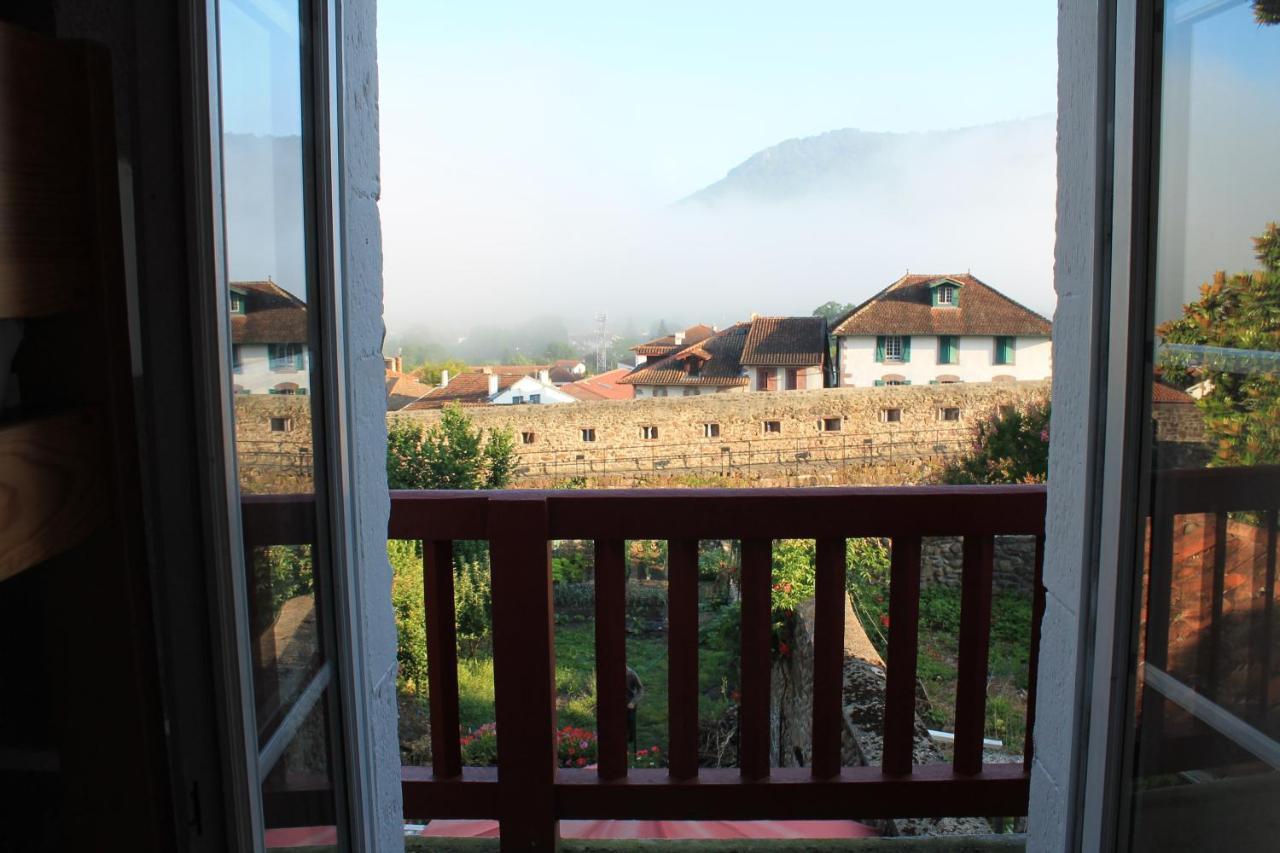 Auberge Du Pelerin Saint-Jean-Pied-de-Port Buitenkant foto
